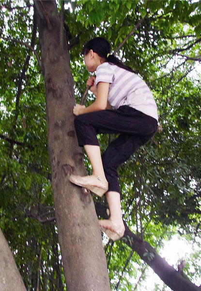 花季少女何时能上学不再“巢居”树上？南国早报记者李俭芹 摄