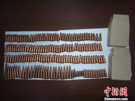 柳州保安干事遗霜上交170发军用子弹(图)