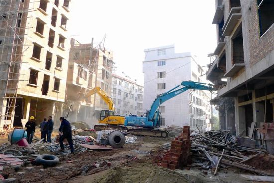 “两违”建筑被拆除。南国早报记者 雷倩倩 摄