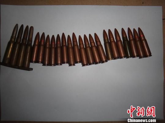 柳州村民主动向警方上缴23发子弹(图)